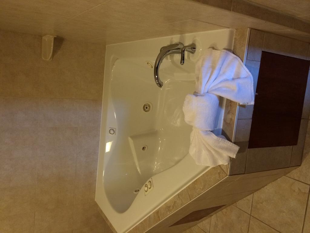 Pacer Inn & Suites Motel 델라웨어 객실 사진